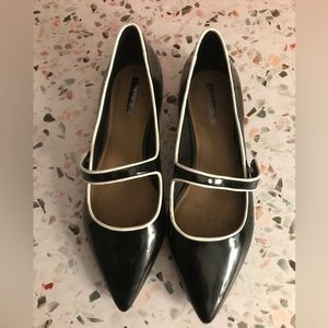 Tahari Flats